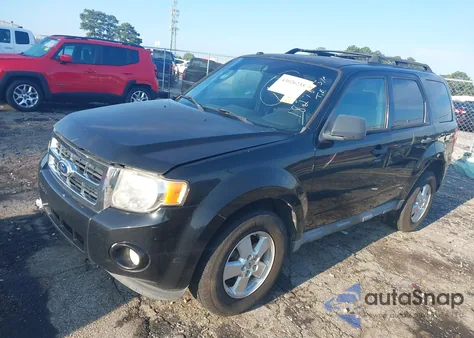 2010 Ford Escape Xlt z USA, uszkodzony, nr VIN 1FMCU0D71AKB11456